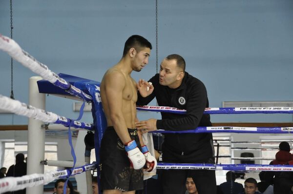 Главный тренер сборной Федерации ММА Казахстана Баян Жангалов Главный тренер сборной Федерации ММА Казахстана Баян Жангалов - Sputnik Казахстан