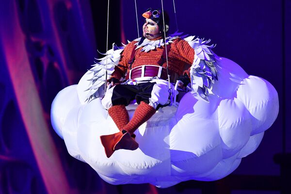 Баклан-ведущий шоу-мюзикла Затерянный мир на облаке Баклан-ведущий шоу-мюзикла Затерянный мир на облаке - Sputnik Казахстан