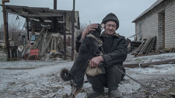  Житель Донецкой области, архивное фото - Sputnik Казахстан