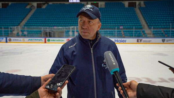 Главный тренер хоккейного клуба Барыс Андрей Скабелка - Sputnik Казахстан