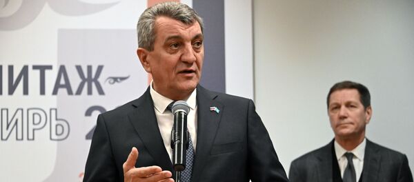 Полномочный представитель президента РФ в Сибирском федеральном округе Сергей Меняйло - Sputnik Казахстан