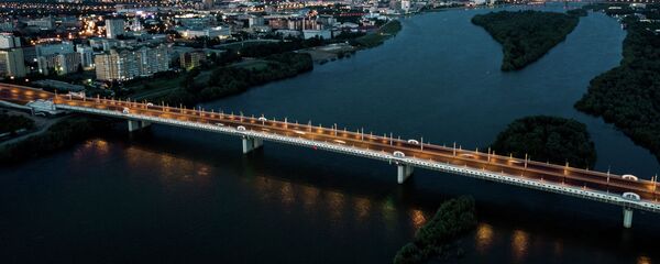 Мост 60-летия Победы, река Иртыш в Омске, архивное фото - Sputnik Казахстан