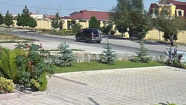 Теракт в посольстве Китая: взрыв и автомобиль Delica запечатлела камера - Sputnik Казахстан