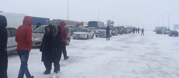 Транспортный затор в Акмолинской области Транспортный затор в Акмолинской области - Sputnik Казахстан