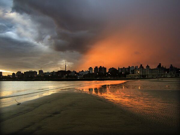 Закат на пляже в Уругвае  - Sputnik Казахстан