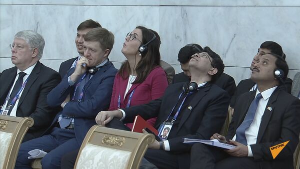Назарбаев неожиданно прервал свое выступление перед политиками - видео - Sputnik Казахстан