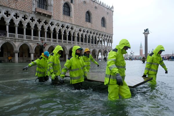Затопленная площадь Сан-Марко в Венеции - Sputnik Казахстан