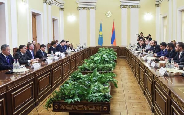  Спикер сената Казахстана Дарига Назарбаева прибыла в столицу Армении с официальным визитом - Sputnik Казахстан
