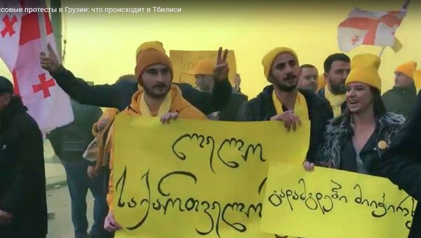 Массовые протесты в Грузии: что происходит в Тбилиси - видео - Sputnik Казахстан