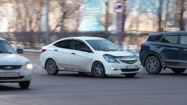 Автомобиль на городской улице, иллюстративное фото - Sputnik Казахстан