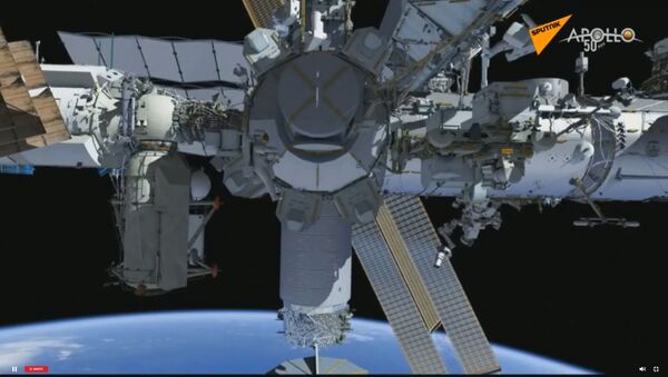 LIVE_СПУТНИК: Выход астронавтов в открытый космос для ремонтных работ МКС - Sputnik Казахстан
