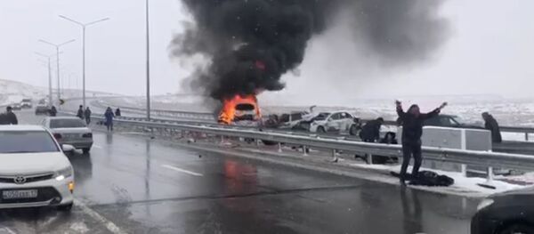 Крупное ДТП близ Шымкента - видео - Sputnik Казахстан