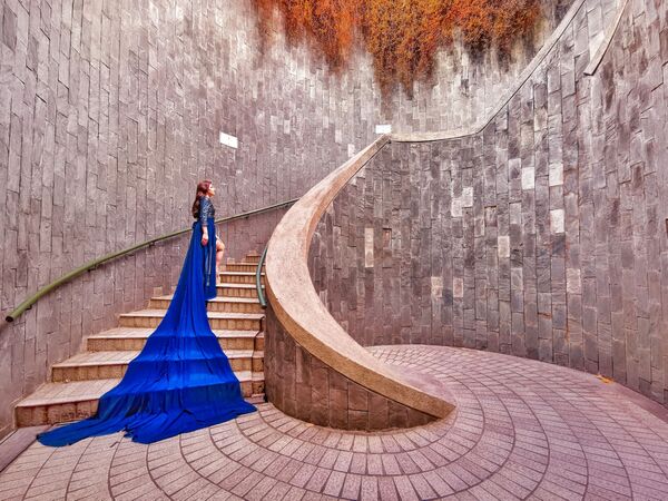 Снимок Lady in Blue фотографа из Сингапура, представленный на фотоконкурсе The World's Best Photos of #Fashion2019  - Sputnik Казахстан