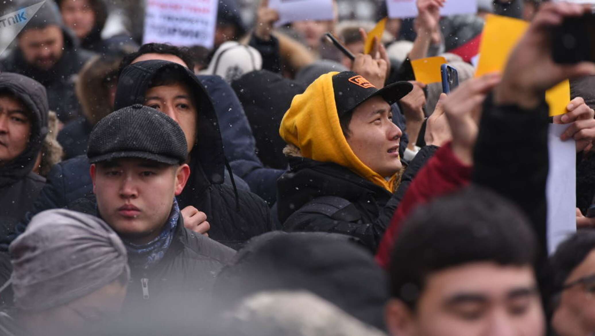 Кыргызстан вышел. Митинг Бишкек. Мирный митинг кыргызский. Митинг 2019 Бишкек. Митинг Бишкек сегодня.