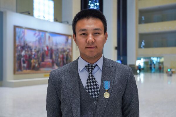 Рисковали жизнью и проявили характер: казахстанцам присудили награду Патриот года Рисковали жизнью и проявили характер: казахстанцам присудили награду Патриот года - Sputnik Казахстан