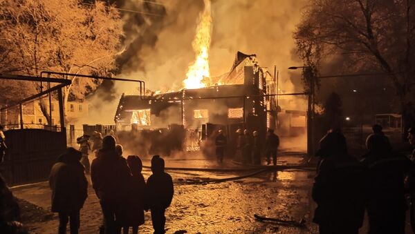 Банный комплекс Царское село  сгорел в Медеуском районе - Sputnik Казахстан