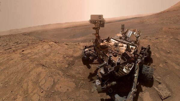 Селфи марсохода Curiosity на хребте имени Веры Рубин на Марсе. 11 октября 2019 год - Sputnik Казахстан