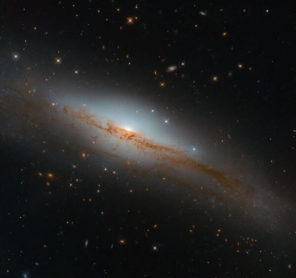 Галактика с эмиссионной линией NGC 3749 - Sputnik Казахстан