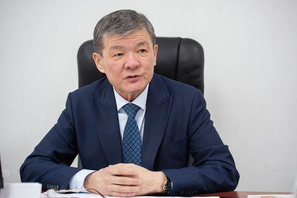 Часы Rolex, смартфоны и меха дарят чиновникам в Алматы - Sputnik Казахстан