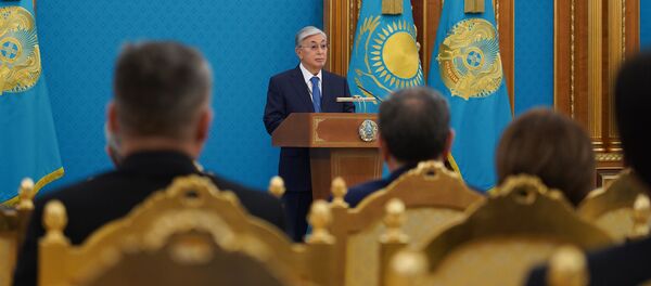 Президент Казахстана Касым-Жомарт Токаев наградил особо отличившихся граждан страны Президент Казахстана Касым-Жомарт Токаев наградил особо отличившихся граждан страны - Sputnik Казахстан