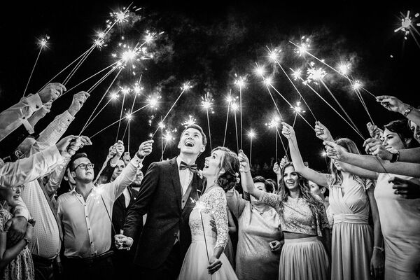Снимок польского фотографа Rafał Donica, победивший в категории  BLACK & WHITE в конкурсе 2019 International Wedding Photographer of the Year  - Sputnik Казахстан