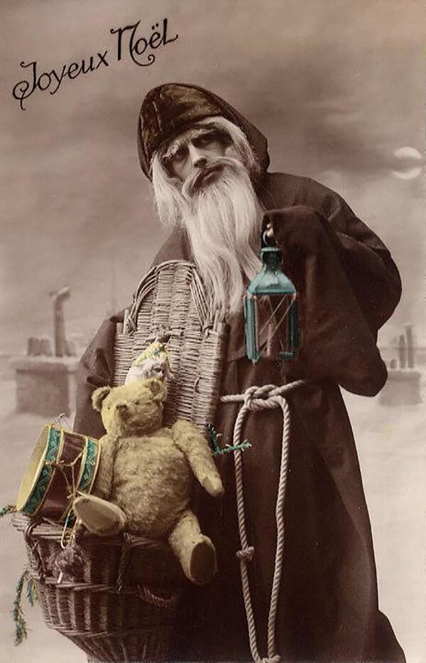 Рождественский французский фольклорный персонаж Пер-Ноэль на открытке - Sputnik Казахстан