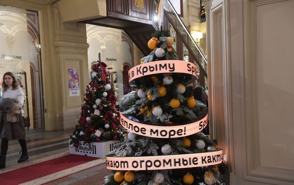 Цифровая елка расскажет, как зовут, к примеру, молдавского Деда Мороза, какие традиционные рождественские угощения подают в Эстонии или что принято подавать на стол в Новый год во Франции и Италии - Sputnik Казахстан