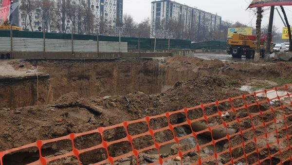 На месте обрушения грунта при строительстве метров Ташкенте - Sputnik Казахстан