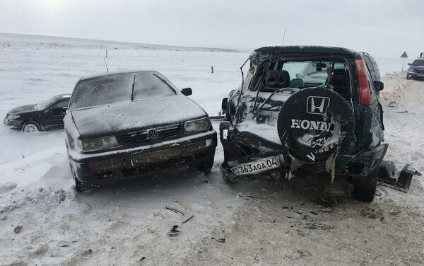 Два ДТП с большим количеством транспортных средств произошло на трассе Самара -Шымкент - Sputnik Казахстан
