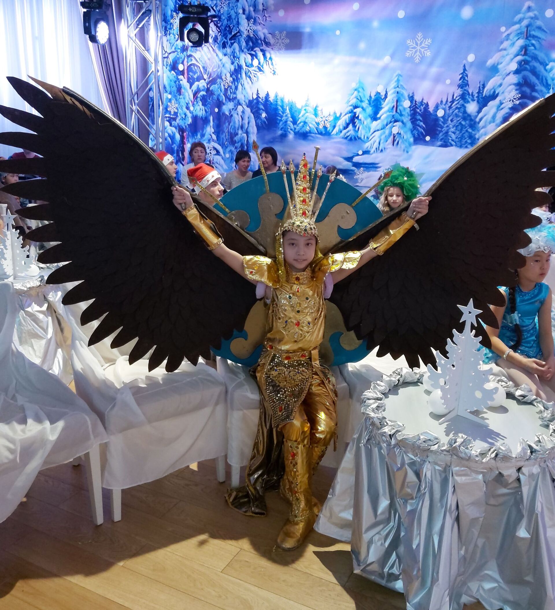 Карнавальные костюмы и аксессуары в Чите