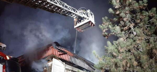 Крупный пожар в Алматы: магазин сгорел дотла - фото - Sputnik Казахстан