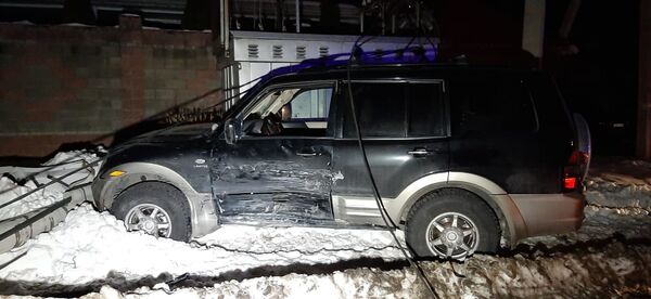 Авария двух внедорожников привела к отключению электричества в Алматы Авария двух внедорожников привела к отключению электричества в Алматы - Sputnik Казахстан