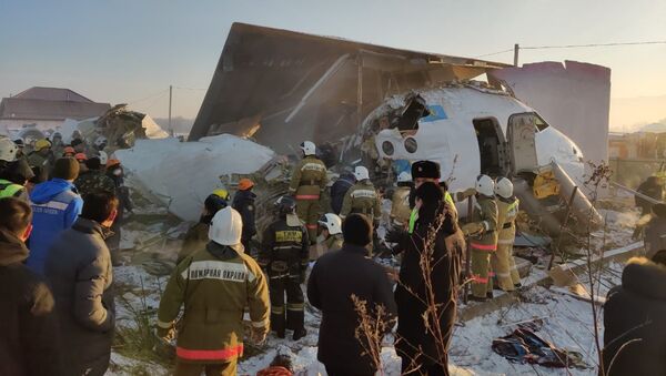 Спасательные работы при крушении самолета под Алматы - Sputnik Казахстан