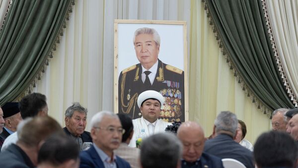 Панихида по погибшему в авиакатастрофе генералу Рустему Кайдарову - Sputnik Казахстан