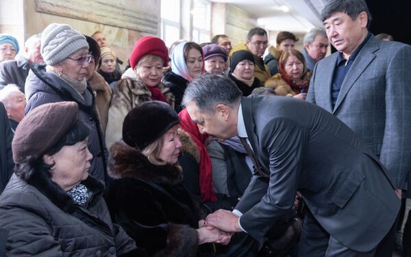 Церемонию прощания с Рустемом Кайдаровым посетил аким Алматы Бакытжан Сагинтаев - Sputnik Казахстан