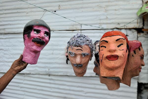 Изготовление традиционных кукол Old Year в Кали, Колумбия - Sputnik Казахстан
