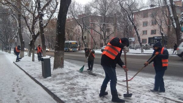 Южную столицу очищают от снега - Sputnik Казахстан