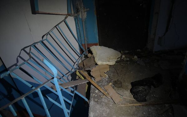 В многоэтажном доме обрушилась стена из-за взрыва газа - Sputnik Казахстан