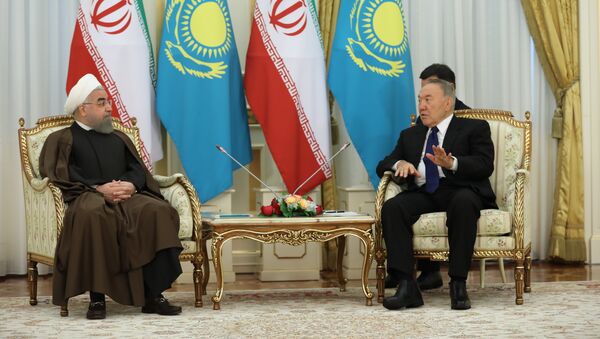Президент Исламской республики Иран Хасан Роухани во время визита в Казахстан - Sputnik Казахстан