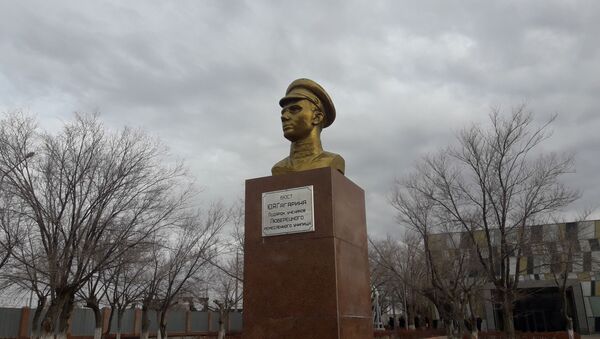 Бюст Юрия Гагарина на территории космодрома Байконур - Sputnik Казахстан