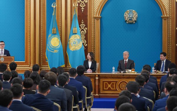 Касым-Жомарт Токаев в Акорде встретился с представителями президентского молодежного кадрового резерва - Sputnik Казахстан