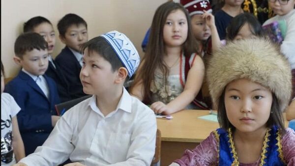 Казахский класс в школе Тюменской области - Sputnik Қазақстан