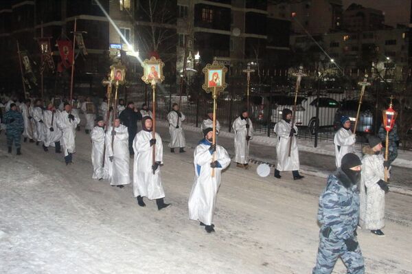 Тысячи казахстанцев окунулись в прорубь на Крещение - фото Тысячи казахстанцев окунулись в прорубь на Крещение - фото - Sputnik Казахстан