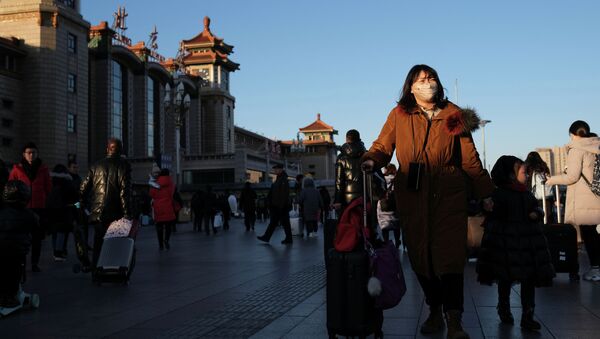 Люди в масках на улицах Пекина, Китай - Sputnik Казахстан