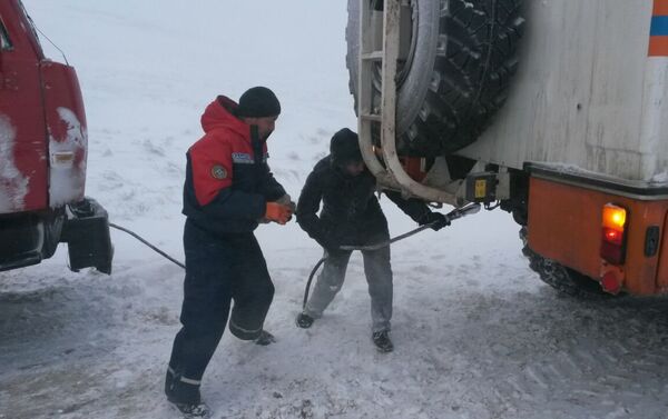 Снежные заносы в Жамбылской области - Sputnik Казахстан