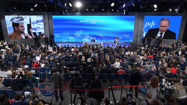 Двенадцатая ежегодная большая пресс-конференция президента РФ Владимира Путина - Sputnik Казахстан
