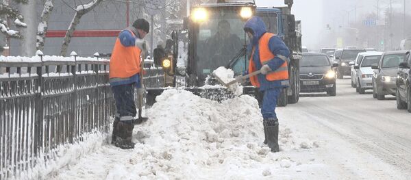 Столица Казахстана утопает в сугробах: как выглядят улицы – видео Столица Казахстана утопает в сугробах: как выглядят улицы – видео - Sputnik Казахстан