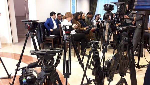 Журналисты собираются в пресс-центре правительства  - Sputnik Казахстан