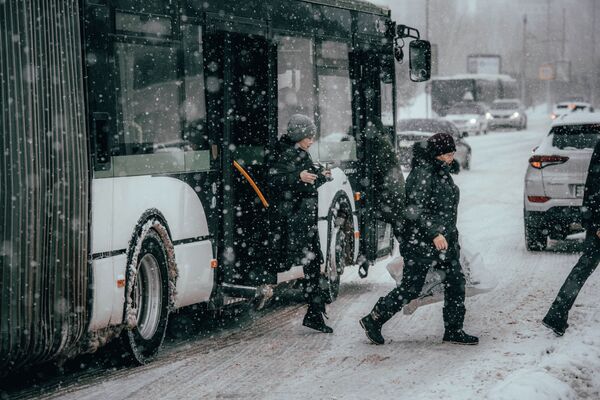 Аномальные снегопады в Нур-Султане - Sputnik Казахстан