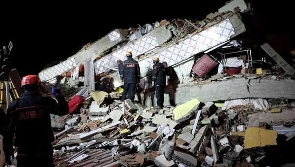 Кадры разрушительного землетрясения в Турции - Sputnik Казахстан